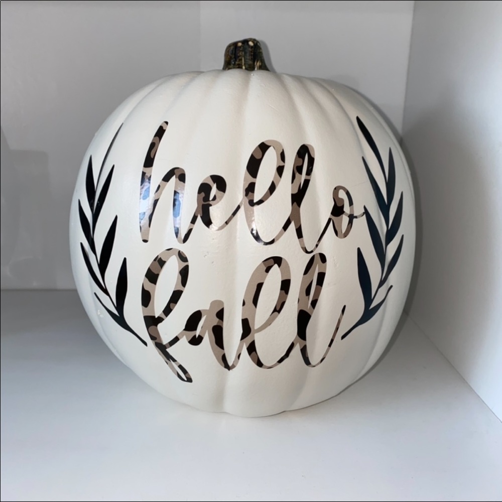 Fall decor pumpkins
